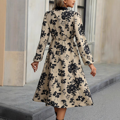 Robe Évasée à Col Noué