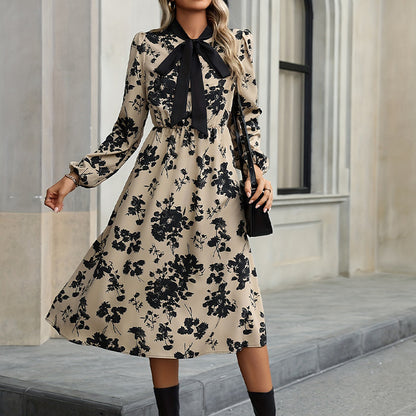 Robe Évasée à Col Noué