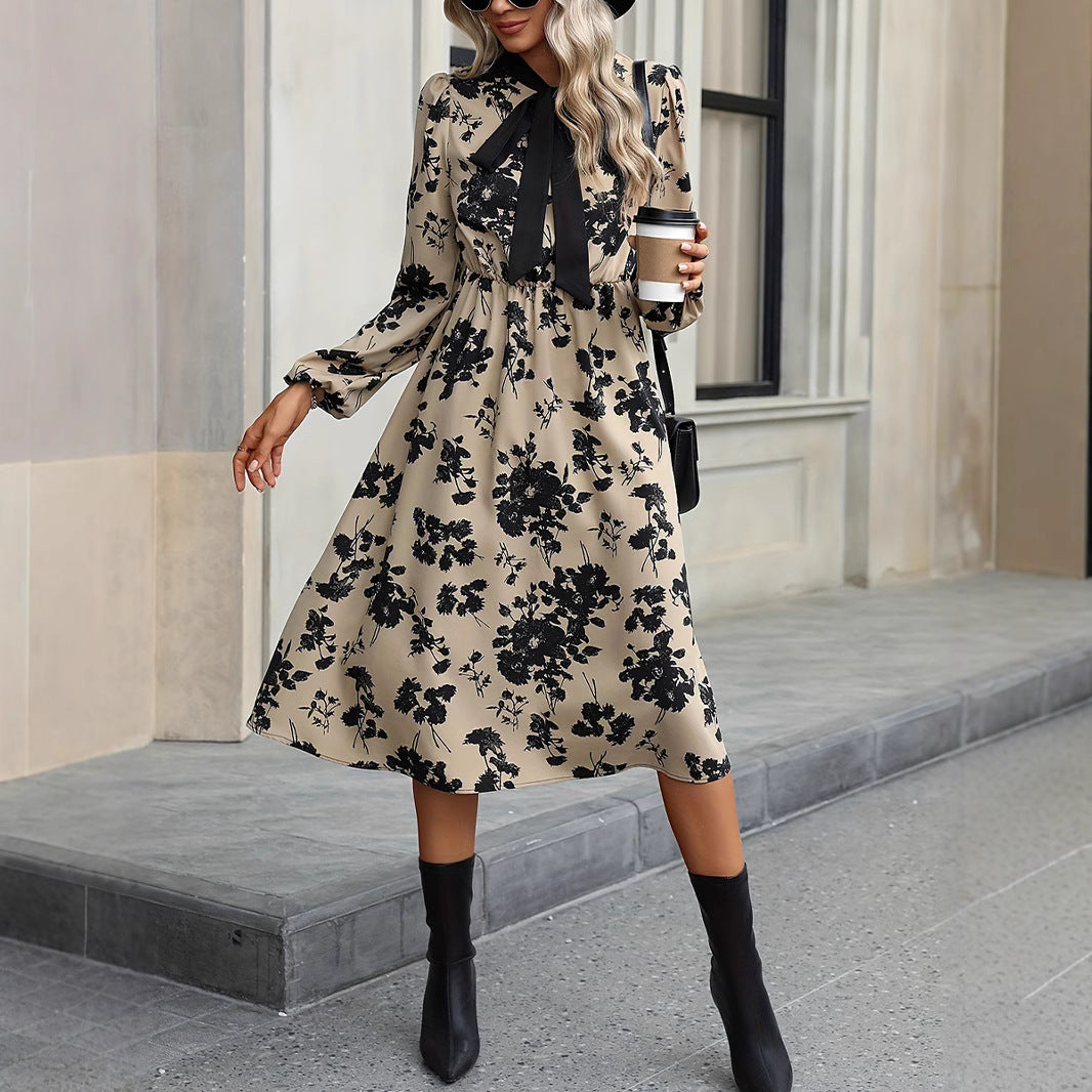 Robe Évasée à Col Noué