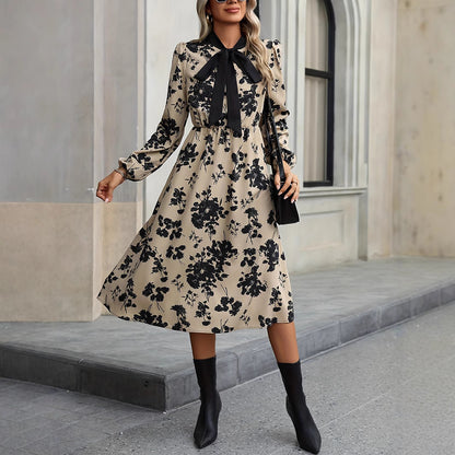 Robe Évasée à Col Noué